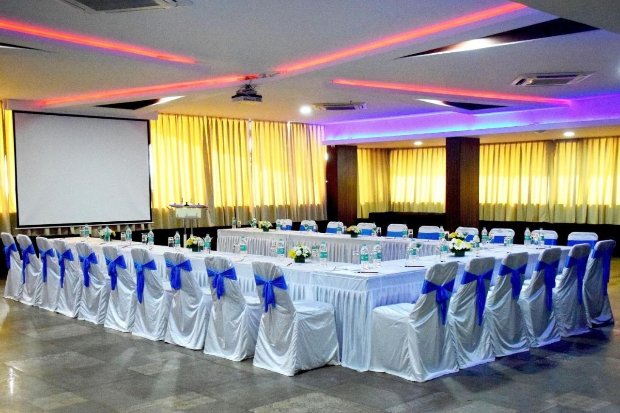 Hotel Citrus Prime Candolm, Goa Candolim Eksteriør billede